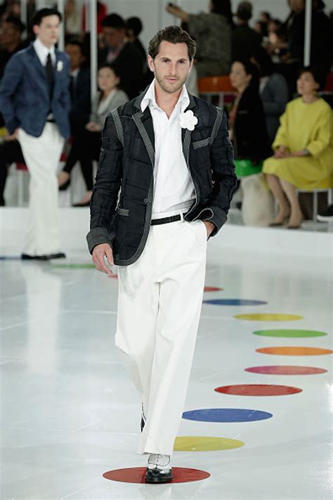 does chanel make men's clothes.